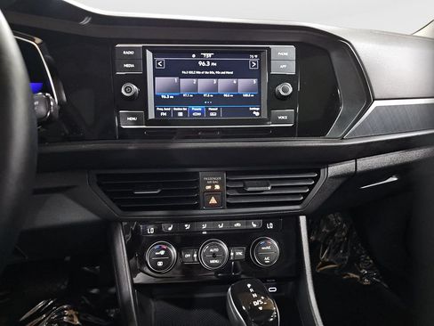 Used 2022 Volkswagen Jetta SE FWD image 14