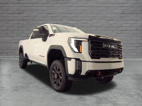 Used 2024 GMC Sierra 2500 AT4 w/ Technology Package AWD/4WD image 5