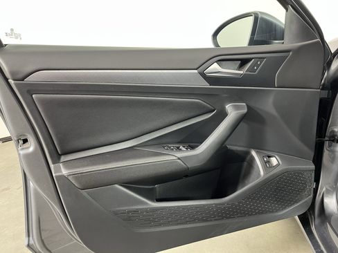 Certified 2023 Volkswagen Jetta SE image 17