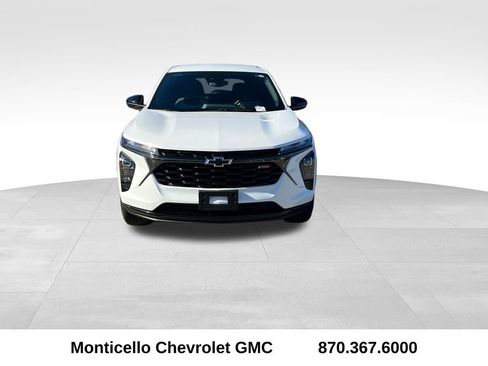 Used 2024 Chevrolet Trax RS w/ Driver Confidence Package image 4