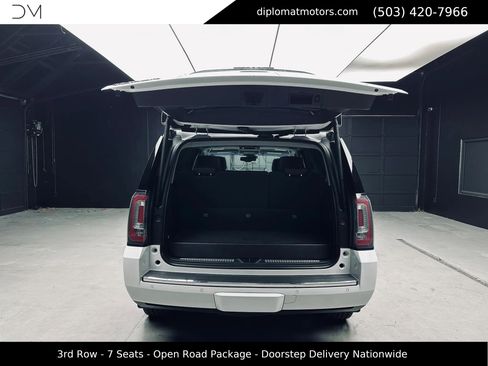 Used 2018 GMC Yukon Denali w/ Open Road Package AWD/4WD image 48