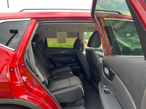 Used 2019 Nissan Rogue SV AWD/4WD image 37