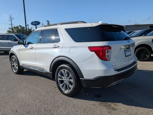 Used 2022 Ford Explorer XLT w/ Equipment Group 202A AWD/4WD image 6