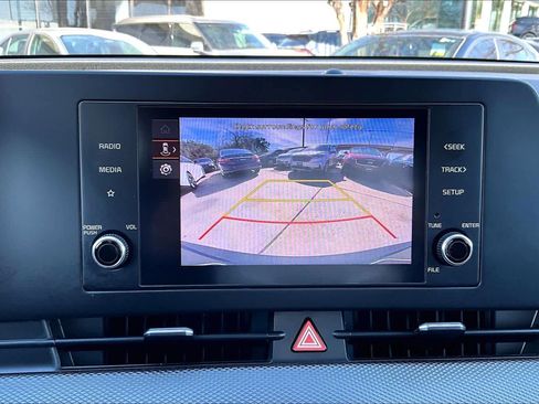 Used 2024 Kia Sportage LX image 28