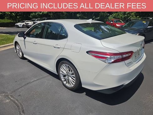 Used 2020 Toyota Camry XLE FWD image 7