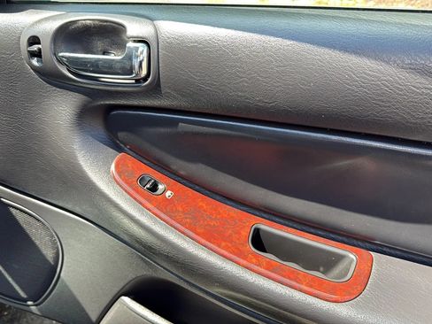 Used 2002 Chrysler Sebring LXi w/ Security Group FWD image 20