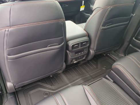 New 2025 Honda Pilot TrailSport image 18