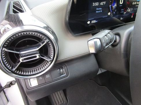 New 2026 Chevrolet Equinox LT w/ Convenience Package II FWD image 23