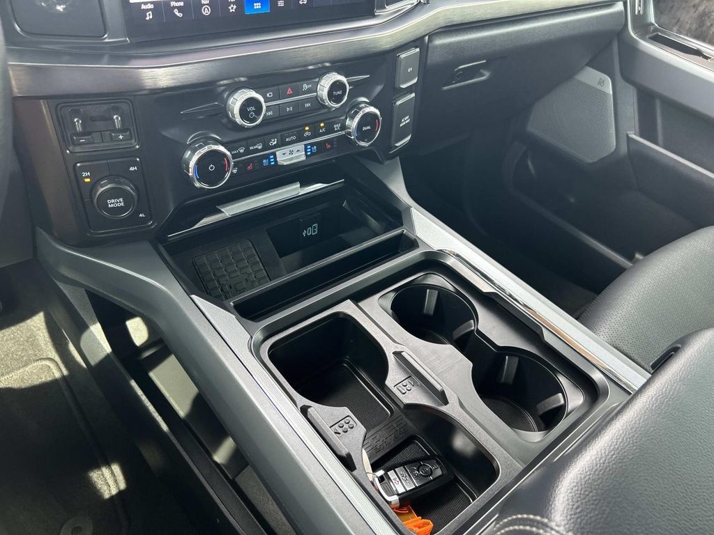 Used 2025 Ford F250 Lariat AWD/4WD image 38