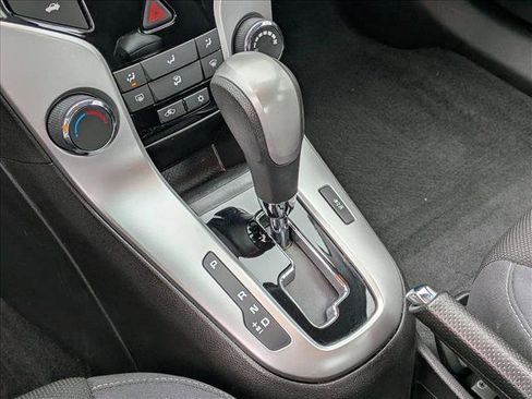 Used 2016 Chevrolet Cruze LT image 16