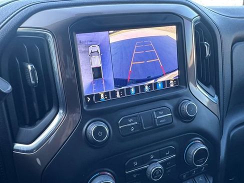 Used 2022 Chevrolet Silverado 2500 High Country w/ Z71 Off-Road Package image 9