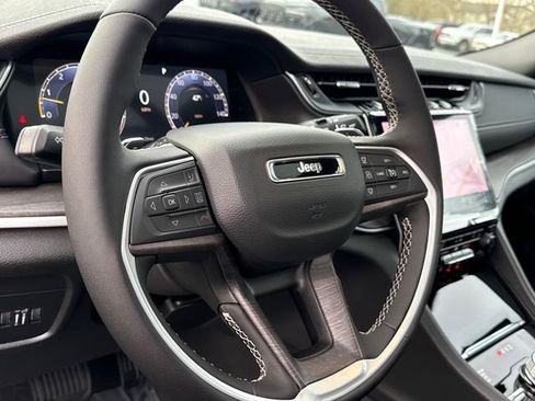 New 2025 Jeep Grand Cherokee Limited image 15