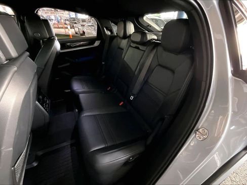Used 2024 Porsche Cayenne image 19