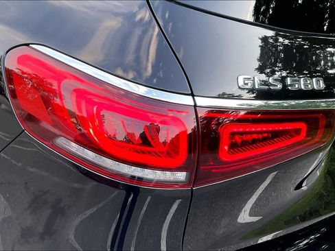 Used 2021 Mercedes-Benz GLS 580 4MATIC image 27