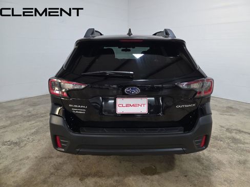 Used 2022 Subaru Outback Premium image 7