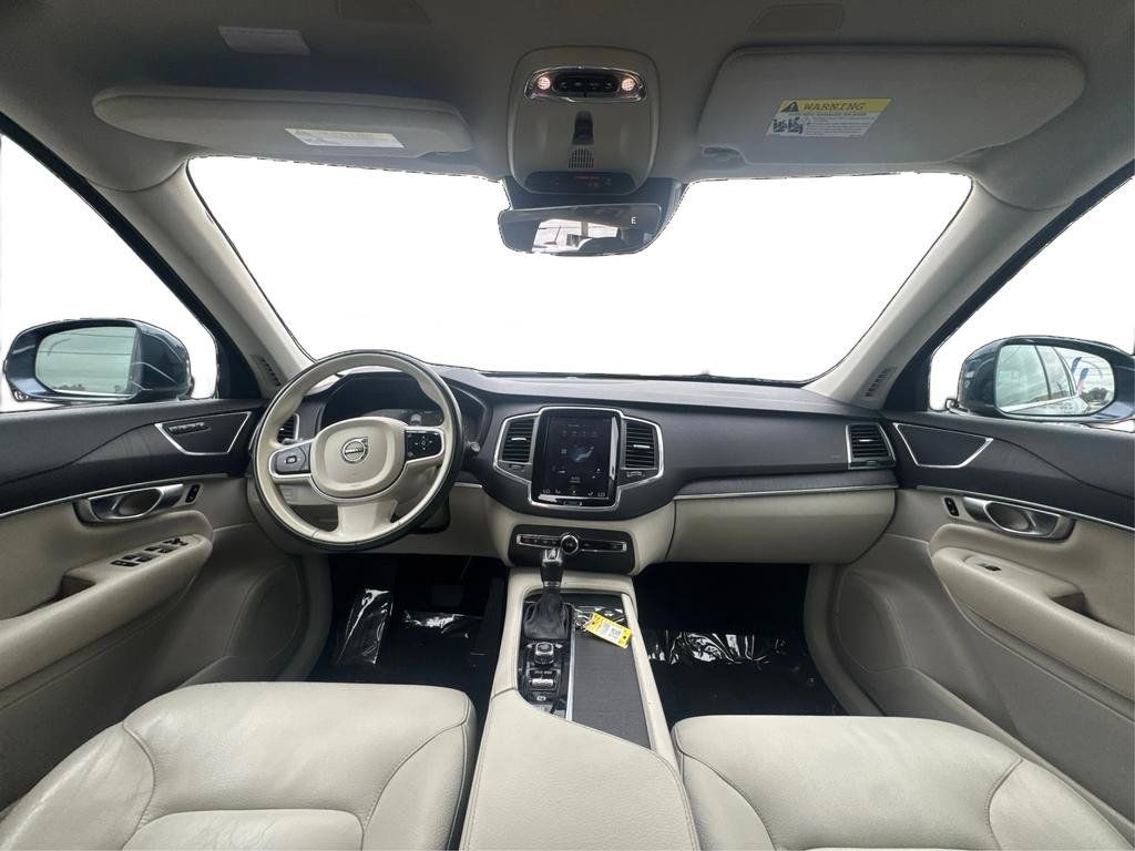 Used 2020 Volvo XC90 T6 Momentum AWD/4WD image 18
