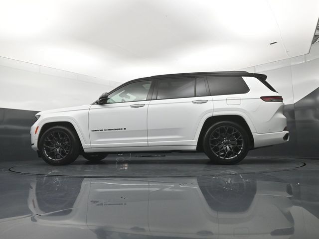 Used 2023 Jeep Grand Cherokee L Summit AWD/4WD image 21