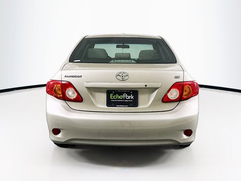 Used 2010 Toyota Corolla LE image 7