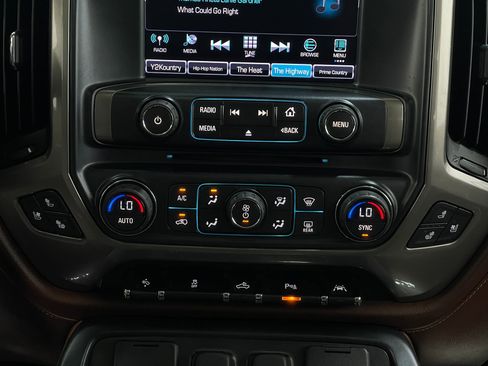 Used 2016 Chevrolet Silverado 1500 High Country w/ High Country Premium Package AWD/4WD image 25