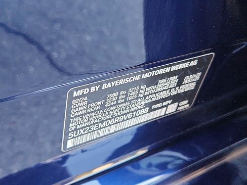 Certified 2024 BMW X7 xDrive40i w/ M Sport Package image 26