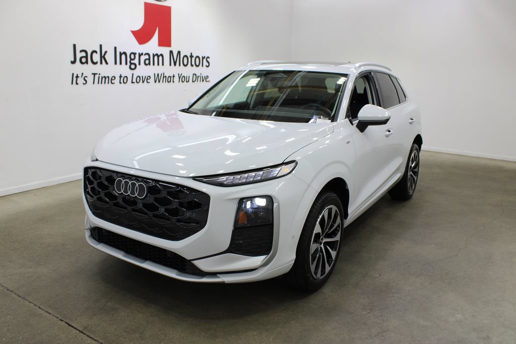 Used 2026 Audi Q3 quattro 2.0T AWD/4WD image 2