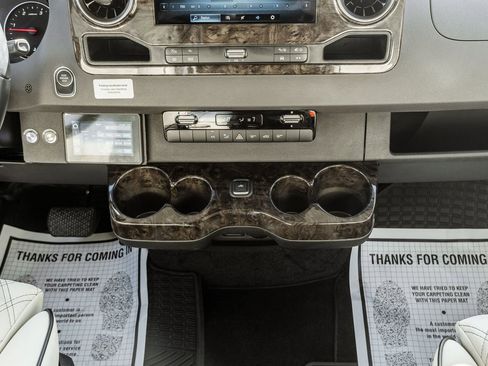 Used 2022 Mercedes-Benz Sprinter 3500 image 10