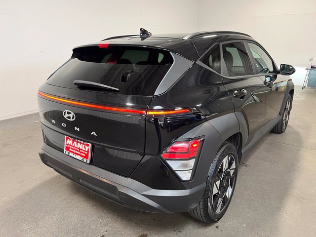 Used 2025 Hyundai Kona SEL FWD image 3