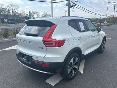 Certified 2025 Volvo XC40 B5 Plus AWD/4WD image 5