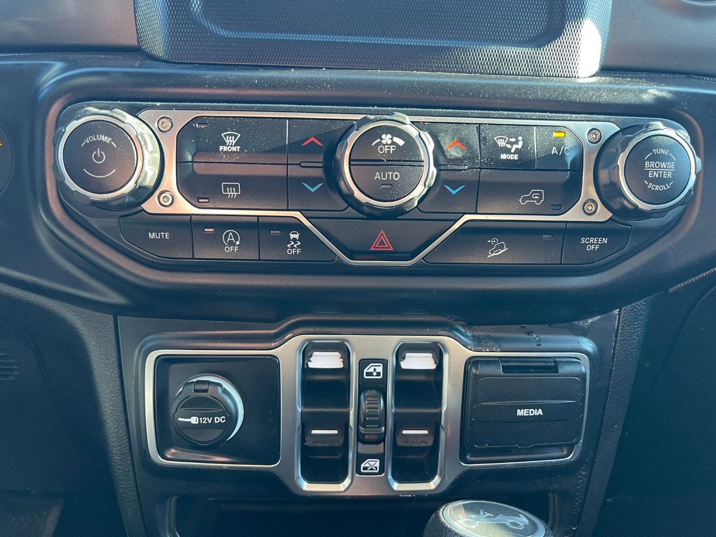 Used 2019 Jeep Wrangler Unlimited Sport S AWD/4WD image 19