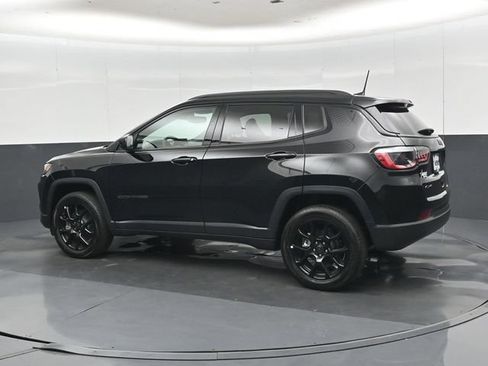 New 2026 Jeep Compass Latitude AWD/4WD image 30