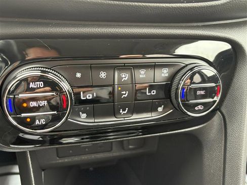 Used 2023 Buick Encore GX Essence w/ Experience Buick Package image 17