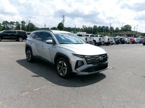 Used 2025 Hyundai Tucson SEL FWD image 4