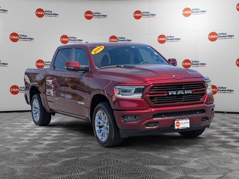 Used 2024 RAM 1500 Laramie AWD/4WD image 3