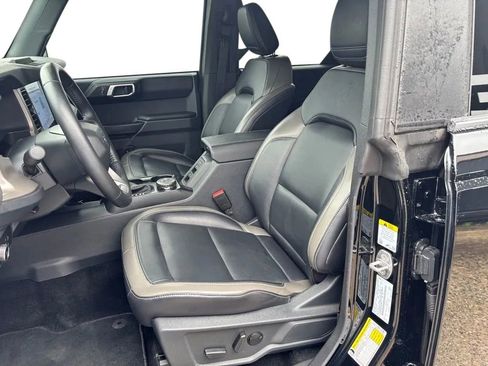 Used 2025 Ford Bronco Outer Banks AWD/4WD image 25