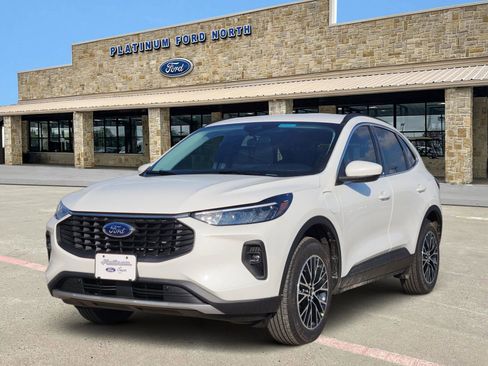 New 2025 Ford Escape Base image 2