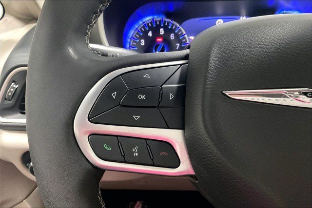 Used 2022 Chrysler Pacifica Touring-L FWD image 18