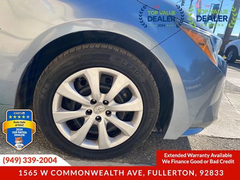 Used 2020 Toyota Corolla LE w/ Carpet Mat Package (TMS) image 13