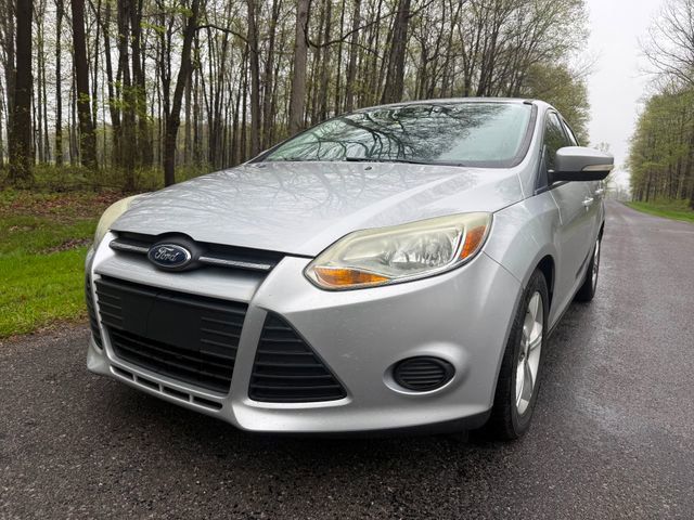 Used 2014 Ford Focus SE FWD image 1
