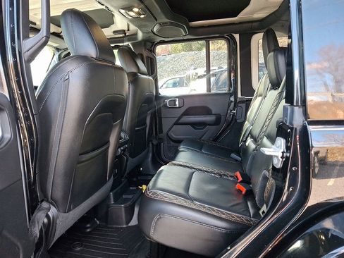 Used 2021 Jeep Wrangler Unlimited Sahara AWD/4WD image 13