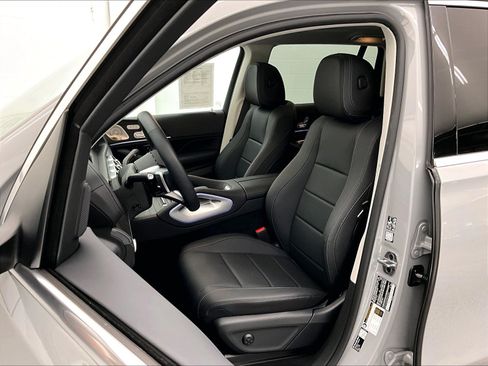 Used 2026 Mercedes-Benz GLS 450 4MATIC image 16