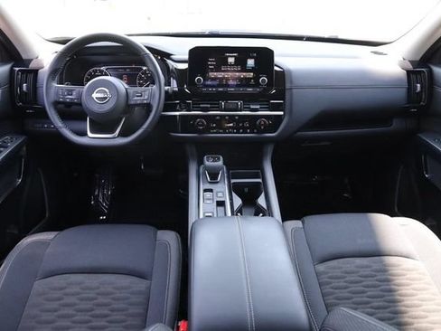 Certified 2025 Nissan Pathfinder SV w/ SV Premium Package FWD image 25