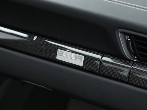 Used 2016 Porsche 911 R image 37