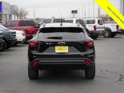 Used 2025 Chevrolet Trax RS w/ Sunroof Package image 7