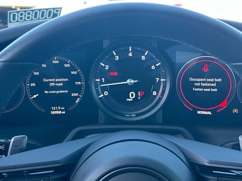 Used 2024 Porsche 911 Carrera w/ Premium Package image 23