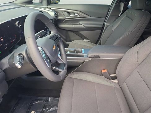 New 2026 Chevrolet Equinox EV LT image 16