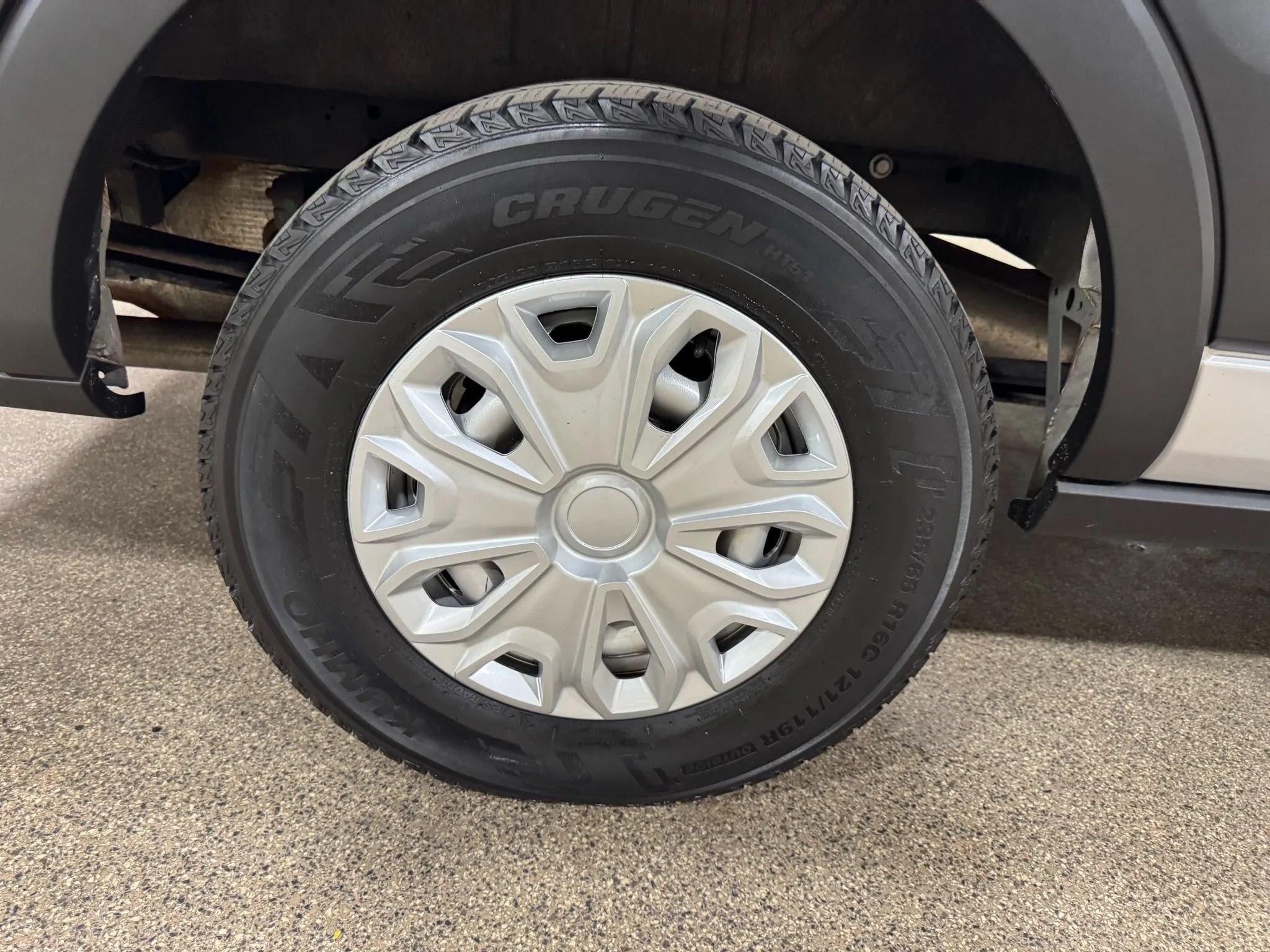 Used 2019 Ford Transit 250 148 Medium Roof RWD image 54