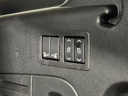 Used 2018 Cadillac Escalade ESV Premium Luxury AWD/4WD image 47