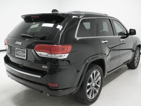 Used 2018 Jeep Grand Cherokee Overland image 4