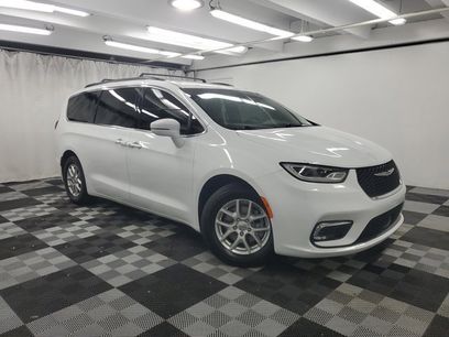 Used 2022 Chrysler Pacifica Touring-L