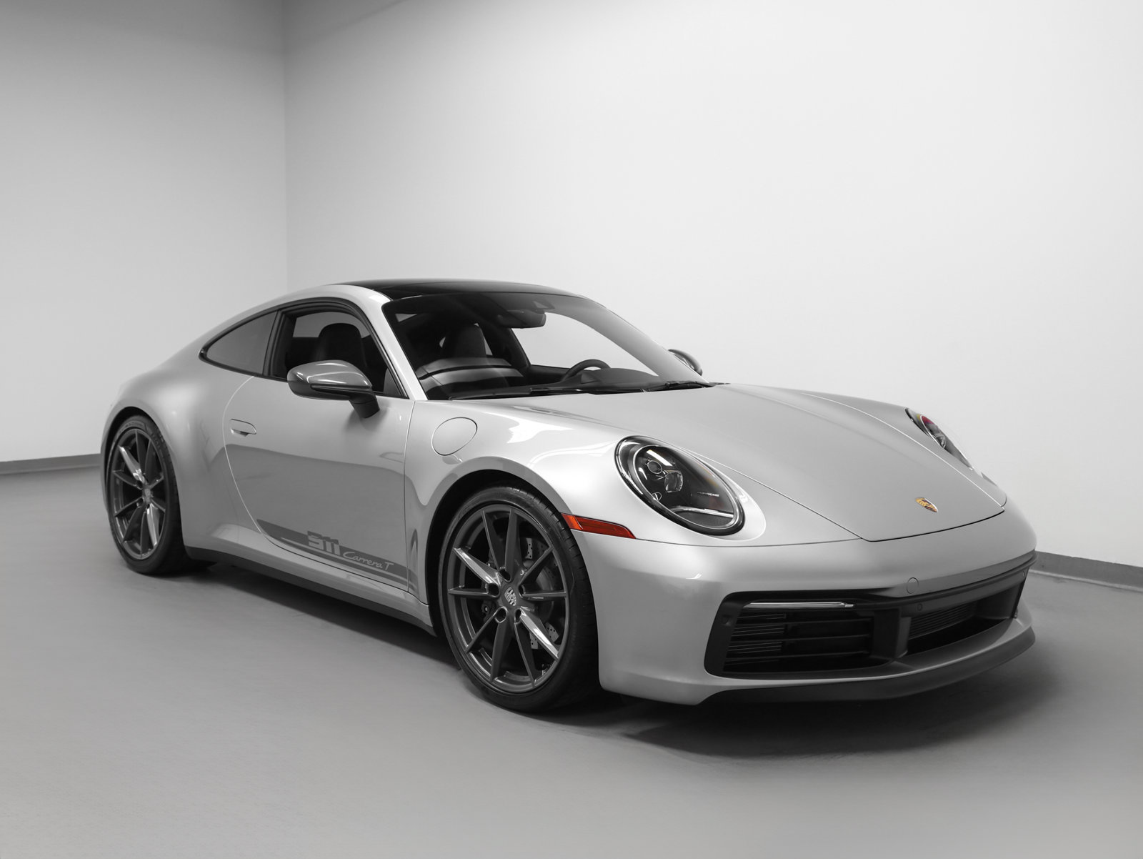 Certified 2024 Porsche 911 Carrera T RWD image 10